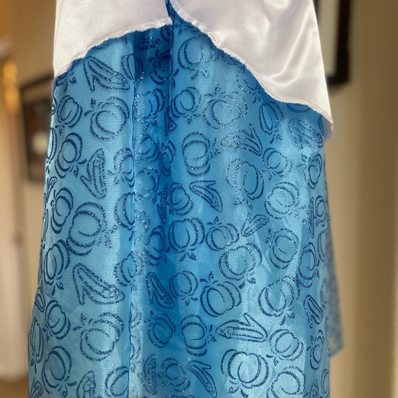 Cinderella princess dress fits Girls 4-6 - Picture 3 of 5